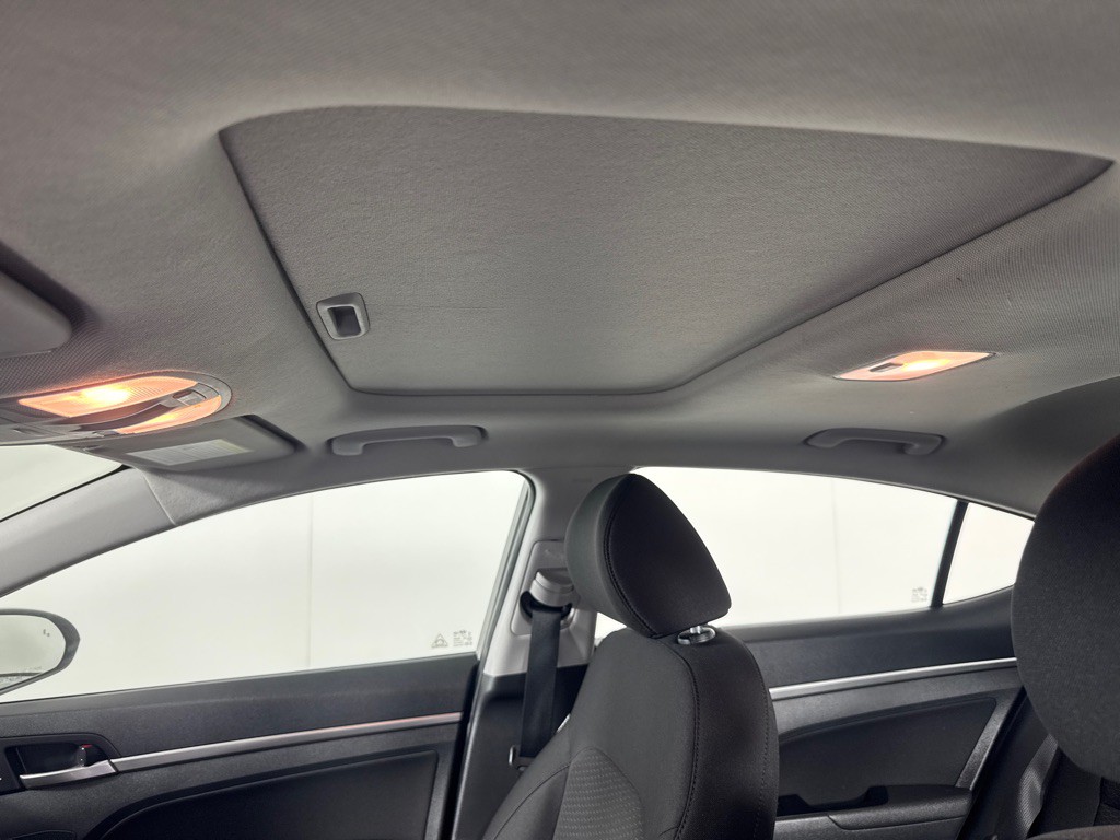 2020 Hyundai Elantra Image 15