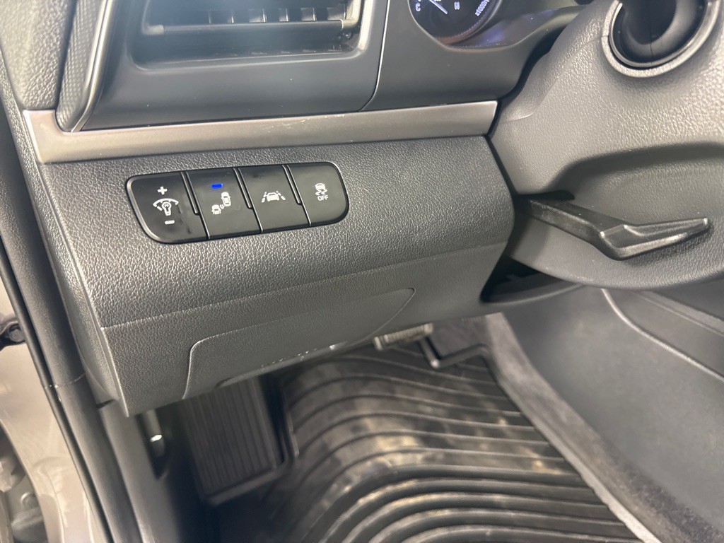 2020 Hyundai Elantra Image 16