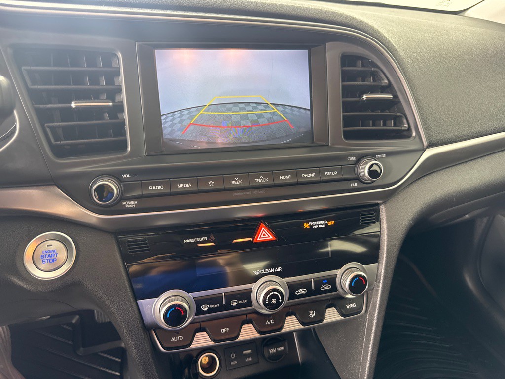 2020 Hyundai Elantra Image 19