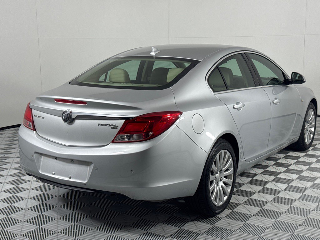 2011 Buick Regal Image 5