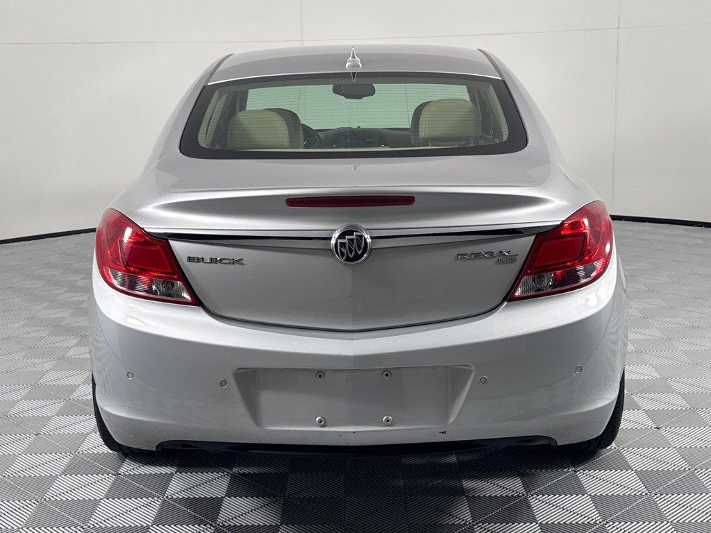 2011 Buick Regal Image 6