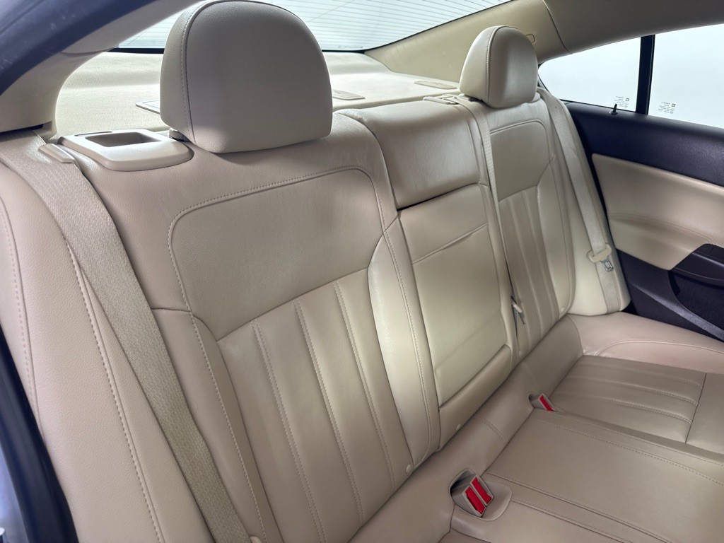 2011 Buick Regal Image 22