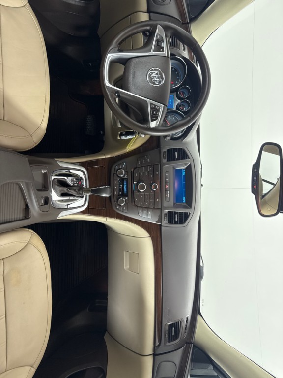 2011 Buick Regal Image 25