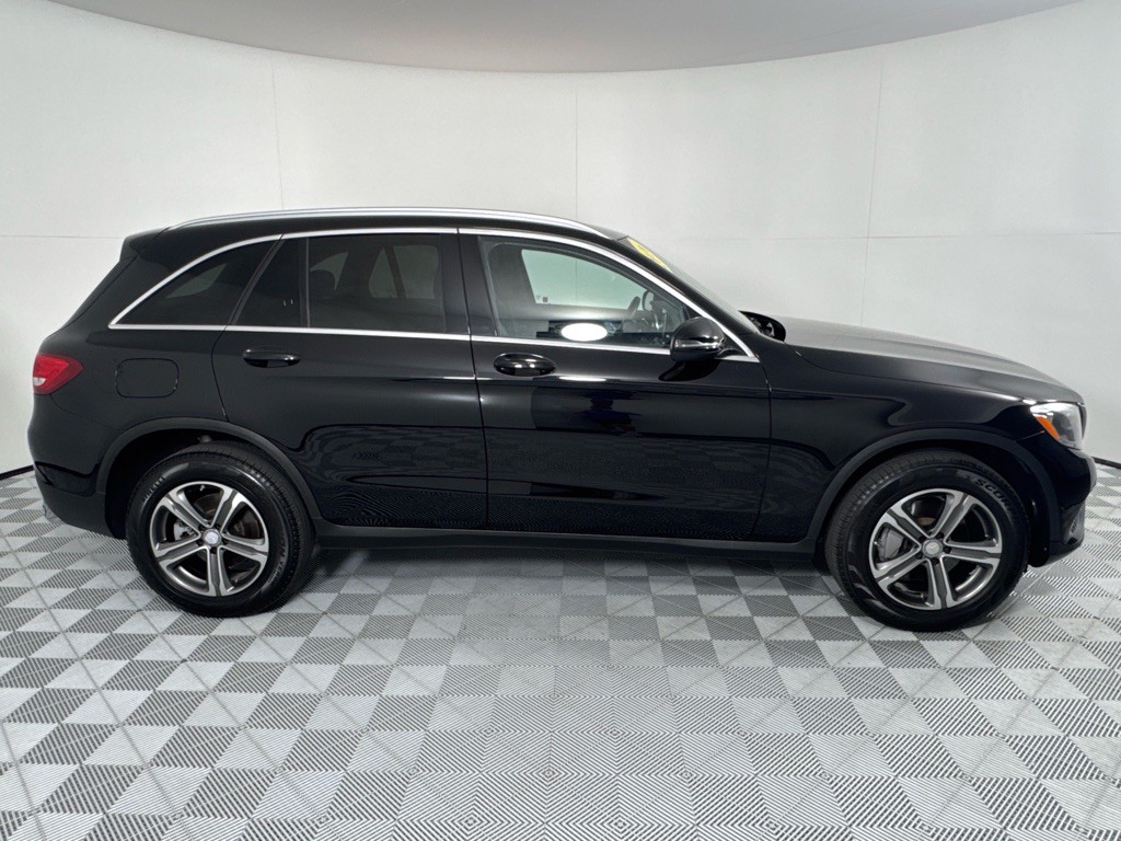 2016 Mercedes-Benz GLC-Class Image 4