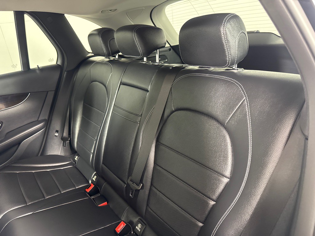 2016 Mercedes-Benz GLC-Class Image 16