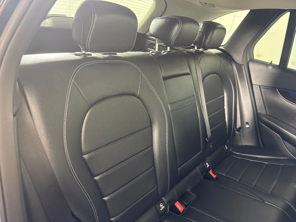 2016 Mercedes-Benz GLC-Class Image 19