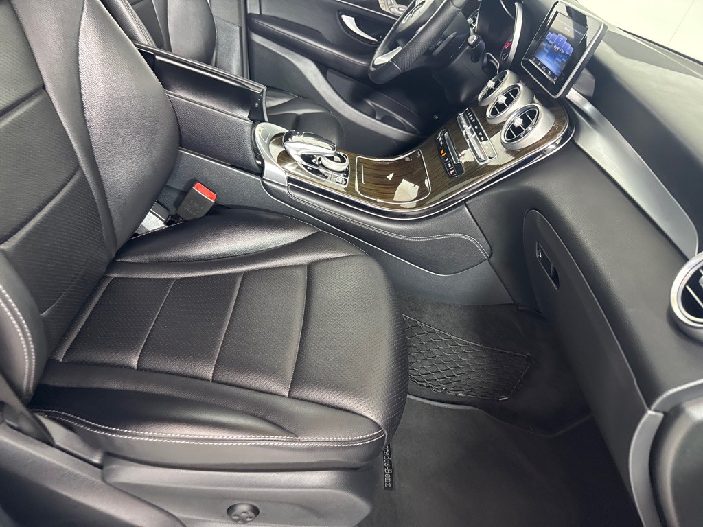 2016 Mercedes-Benz GLC-Class Image 20
