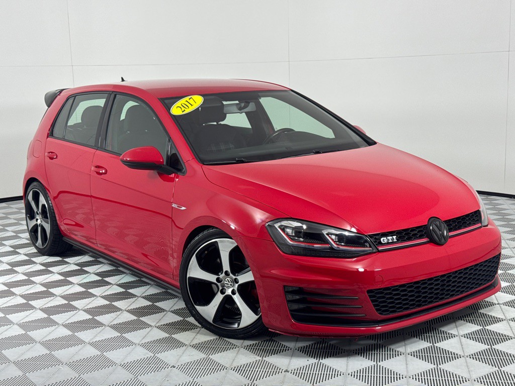 2017 Volkswagen GTI Image 2