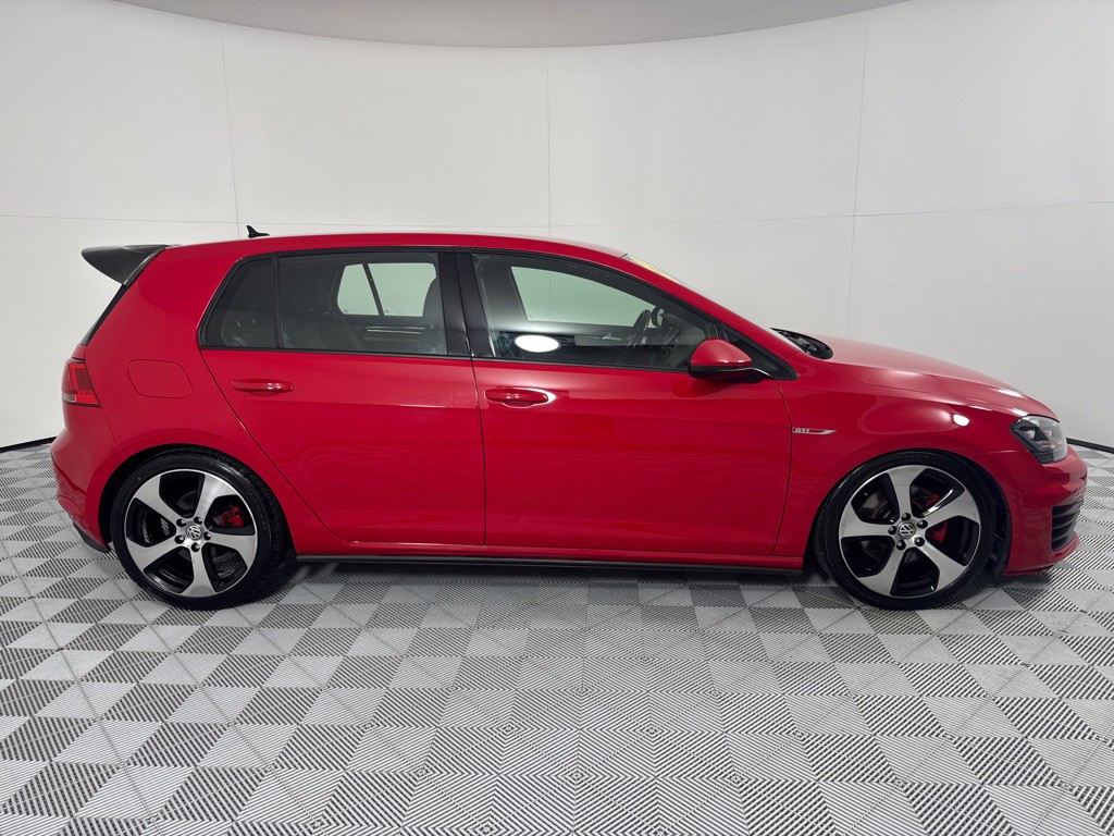2017 Volkswagen GTI Image 4
