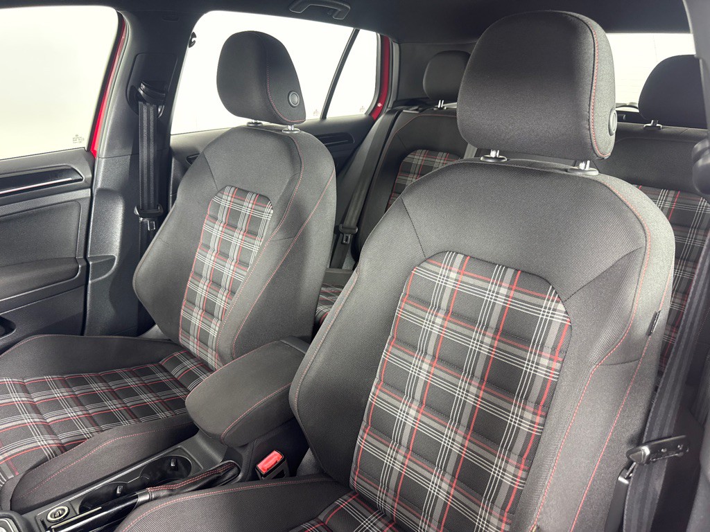 2017 Volkswagen GTI Image 13
