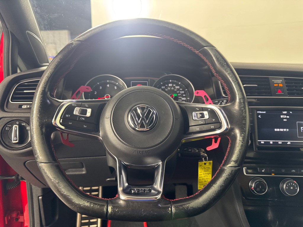 2017 Volkswagen GTI Image 15