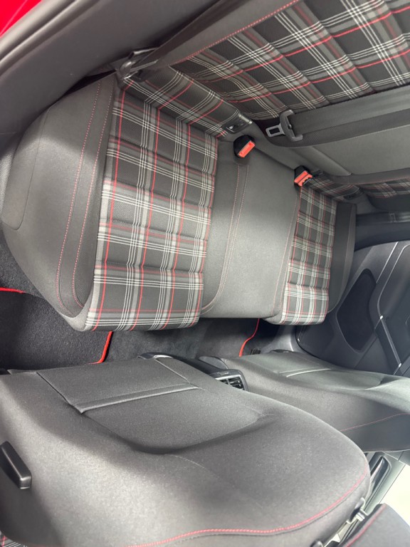 2017 Volkswagen GTI Image 21