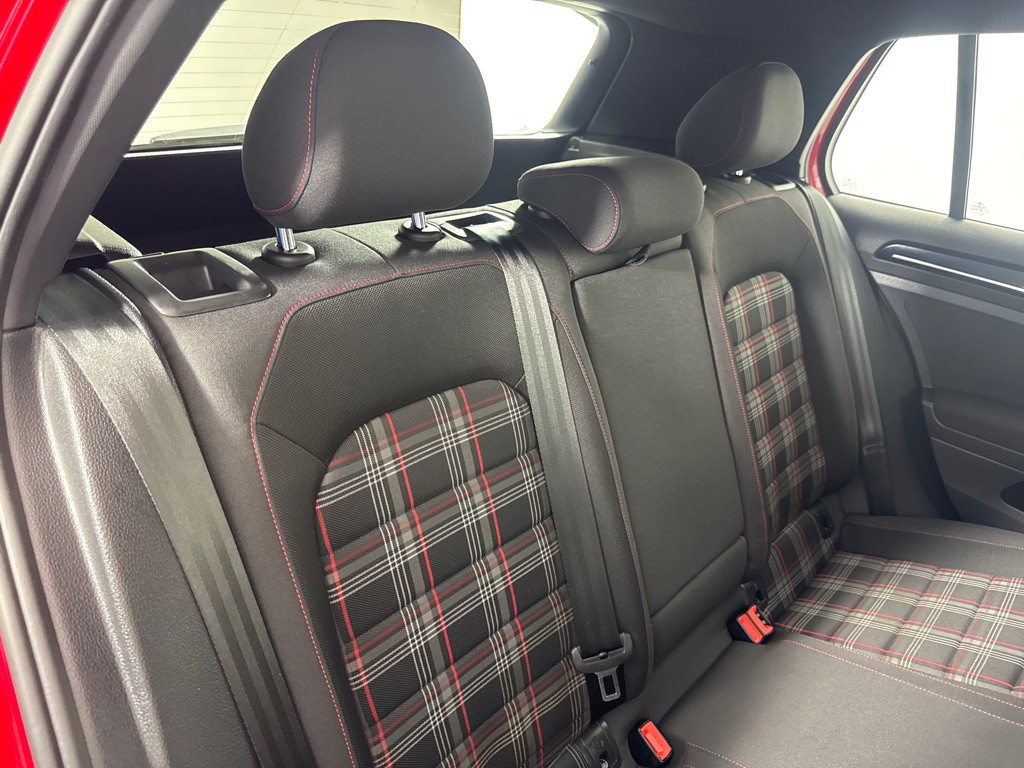 2017 Volkswagen GTI Image 22