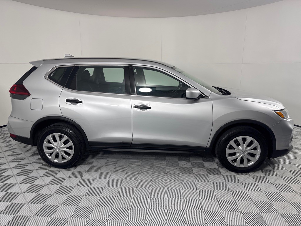 2018 Nissan Rogue Image 4