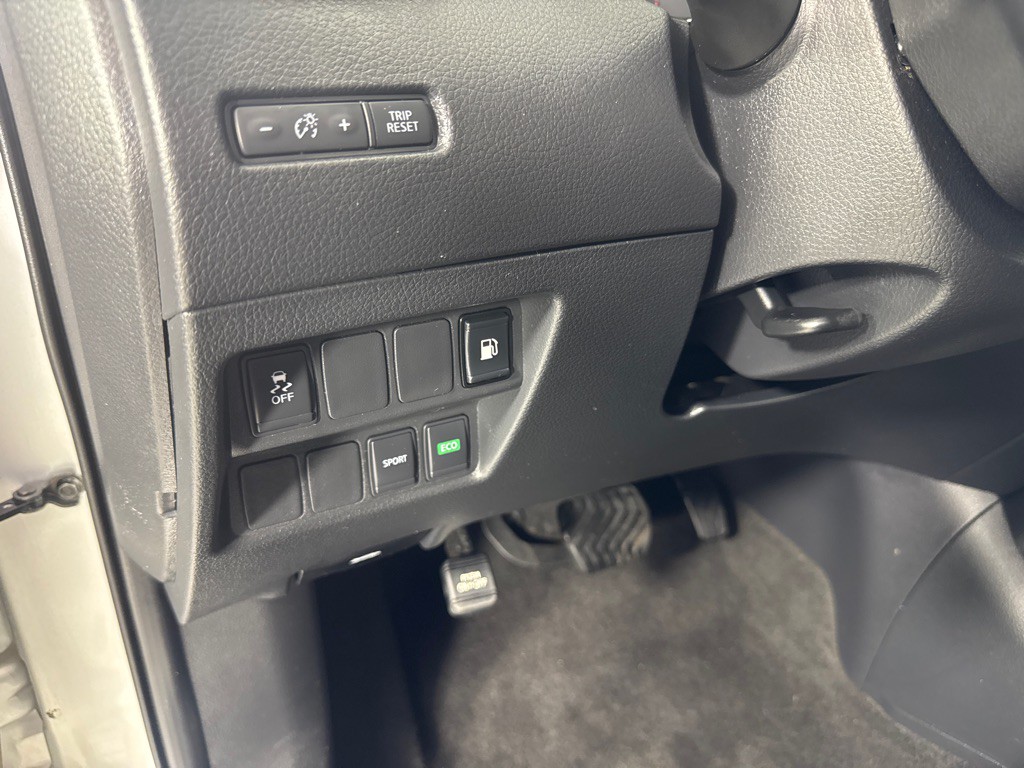 2018 Nissan Rogue Image 13