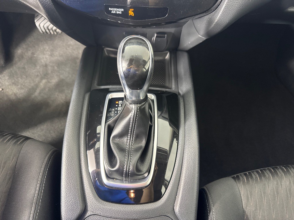2018 Nissan Rogue Image 17