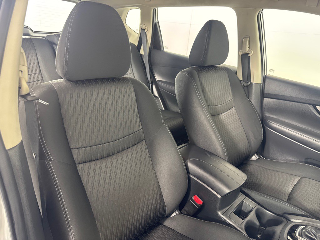 2018 Nissan Rogue Image 24
