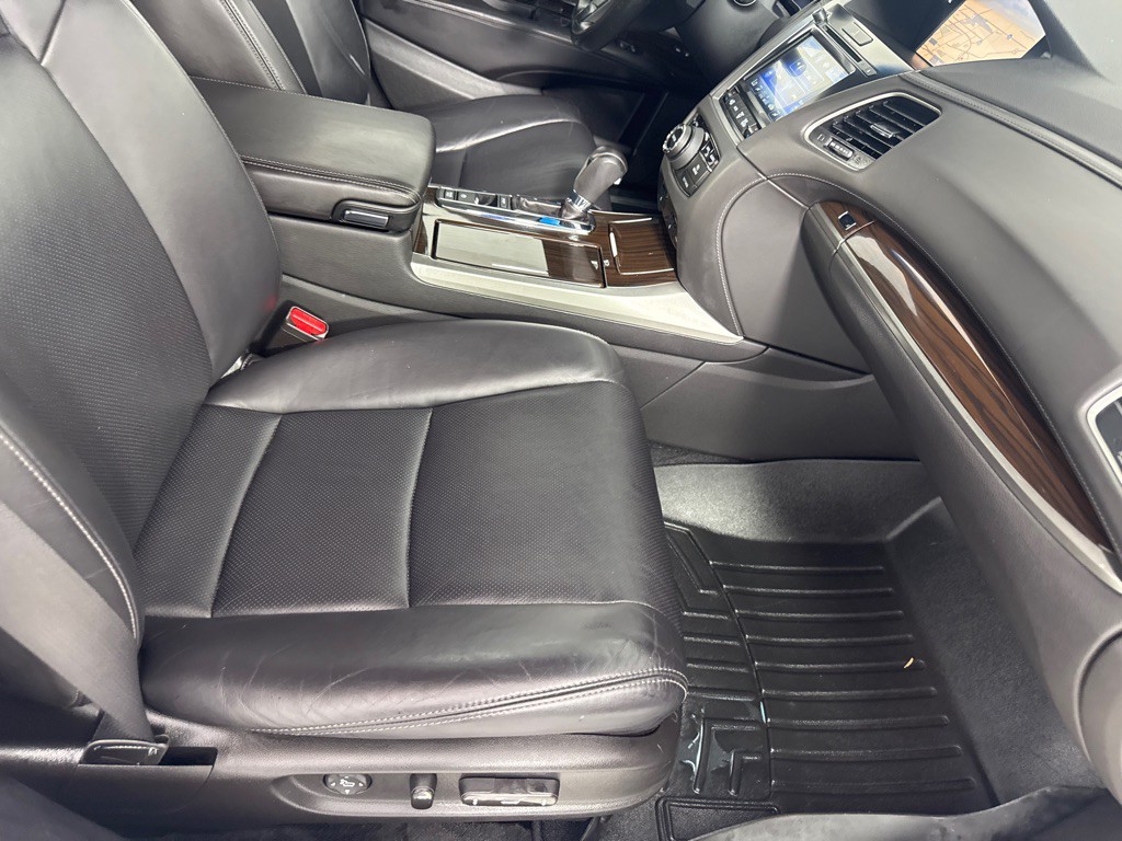 2014 Acura RLX Image 24