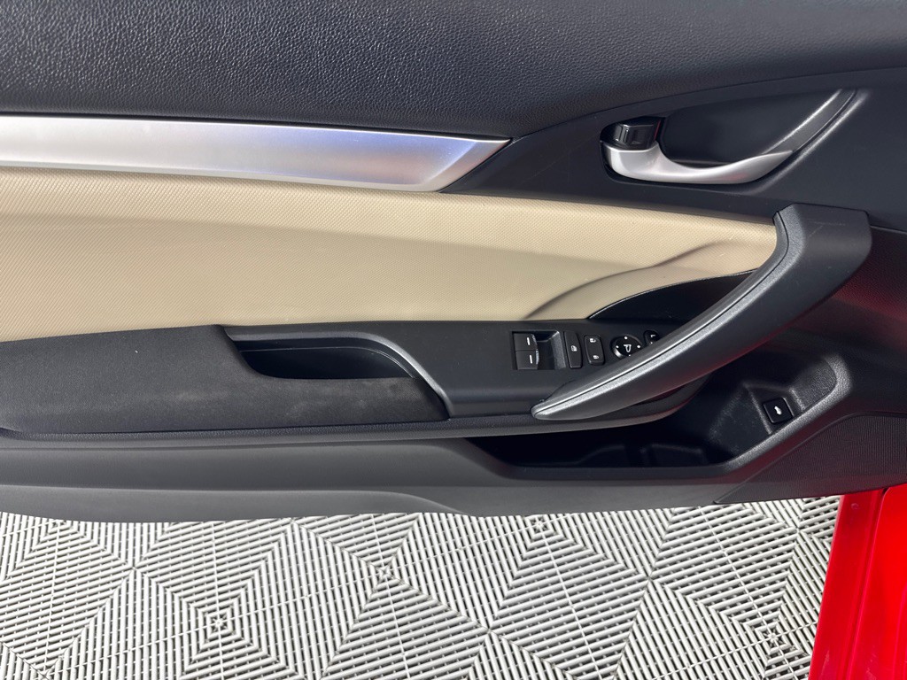 2016 Honda Civic Image 13