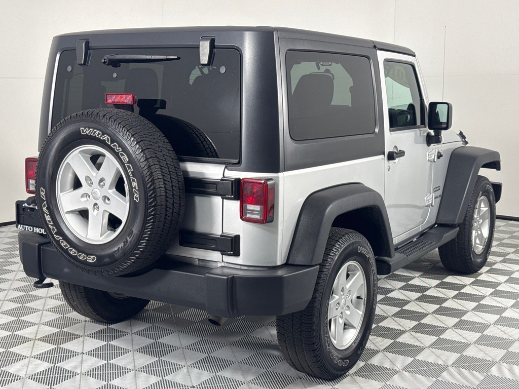 2012 Jeep Wrangler Image 5