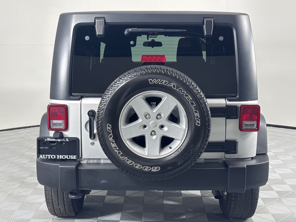 2012 Jeep Wrangler Image 6