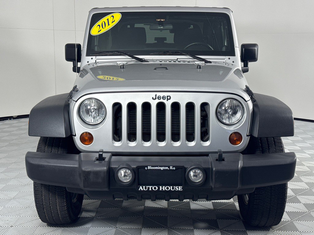 2012 Jeep Wrangler Image 11