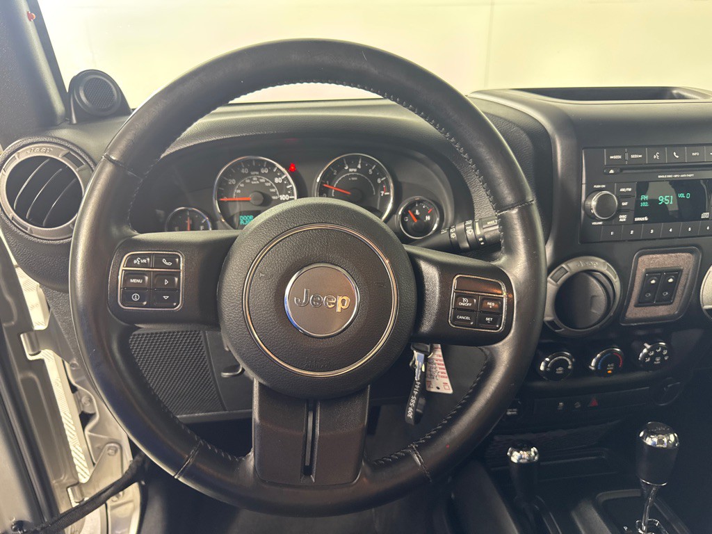 2012 Jeep Wrangler Image 15