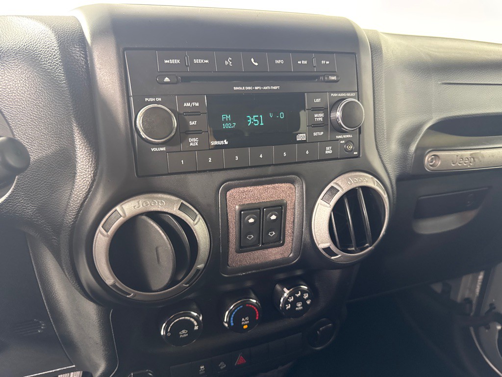 2012 Jeep Wrangler Image 16