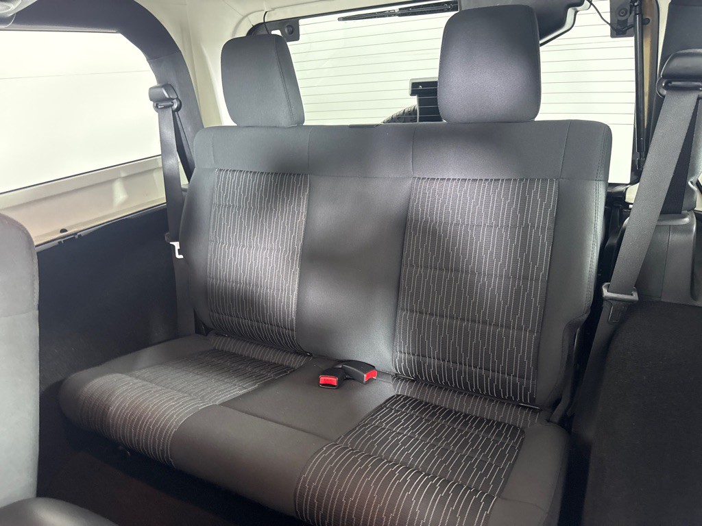 2012 Jeep Wrangler Image 18