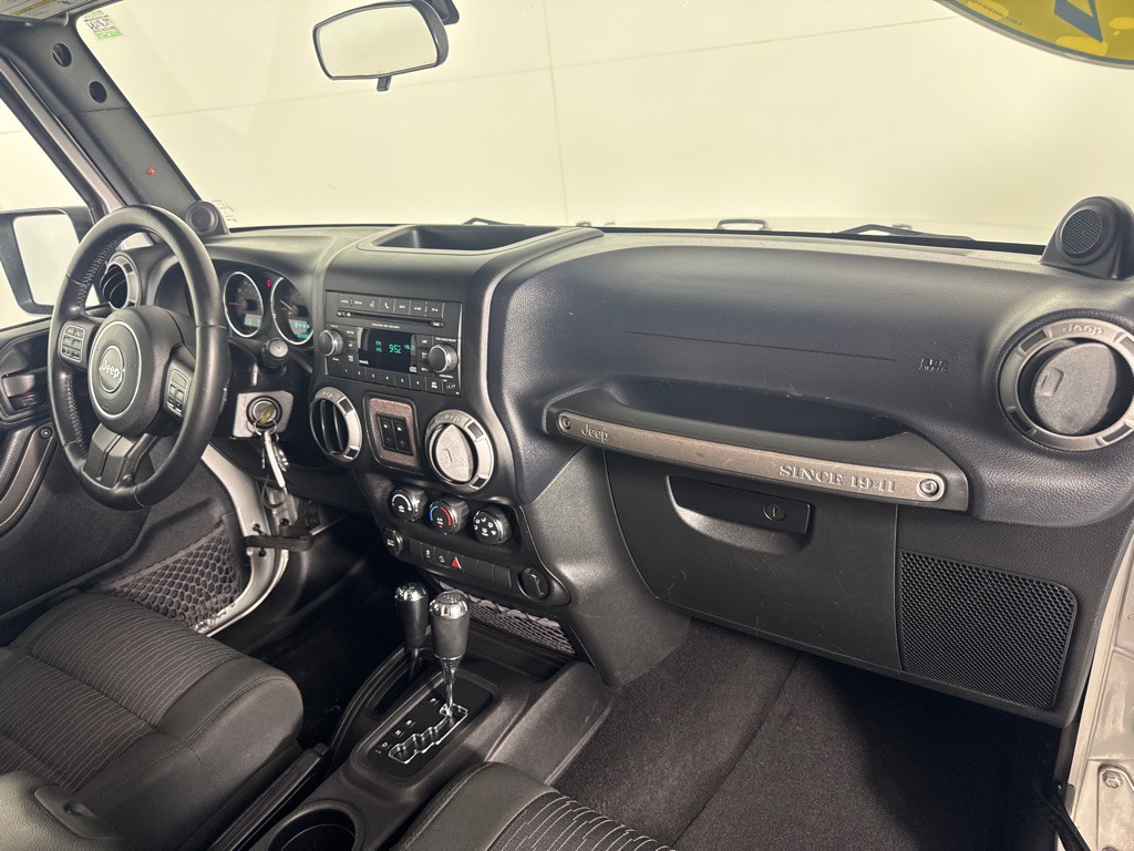 2012 Jeep Wrangler Image 23