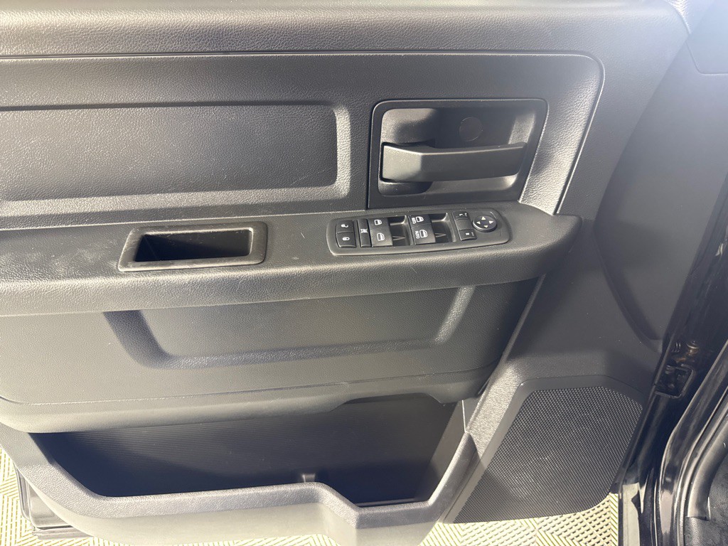 2017 RAM 1500 Image 9