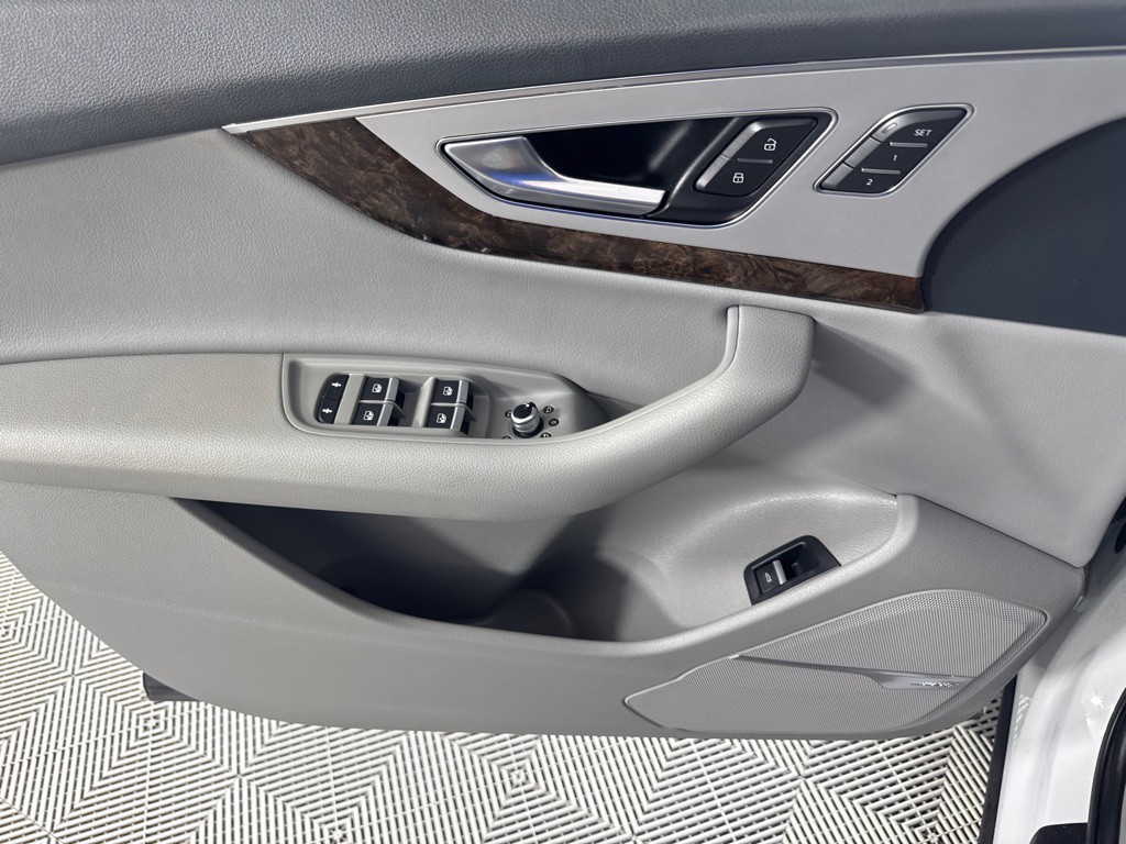 2018 Audi Q7 Image 12