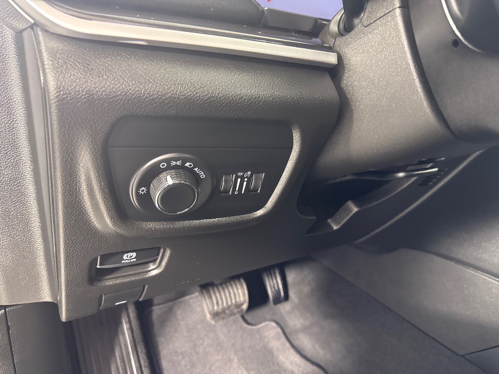 2022 Jeep Grand Cherokee Image 16