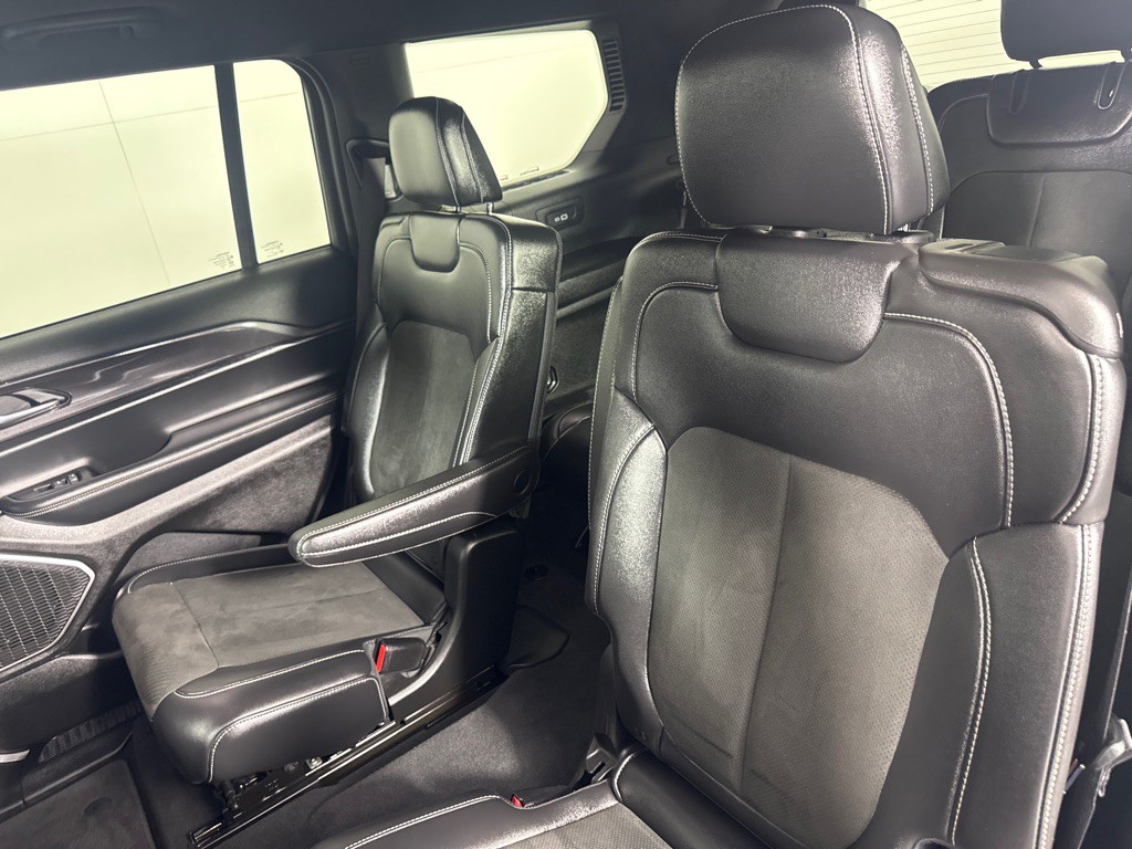 2022 Jeep Grand Cherokee Image 23