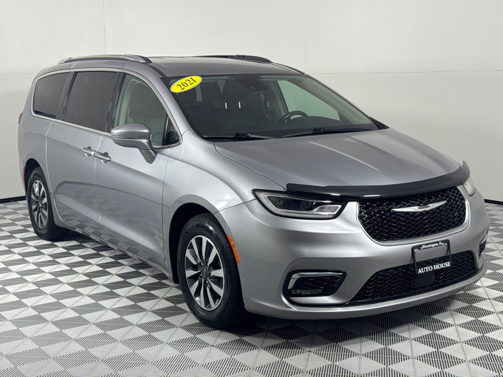 2021 Chrysler Pacifica Image 3