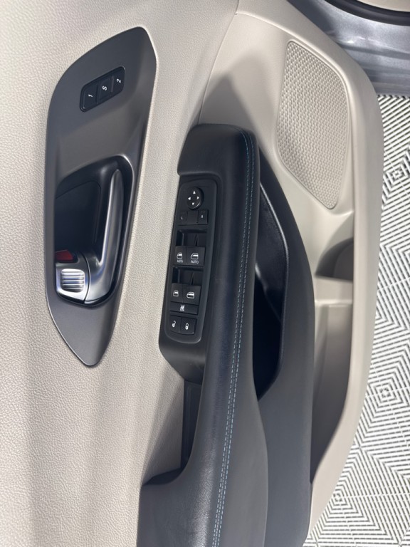 2021 Chrysler Pacifica Image 13