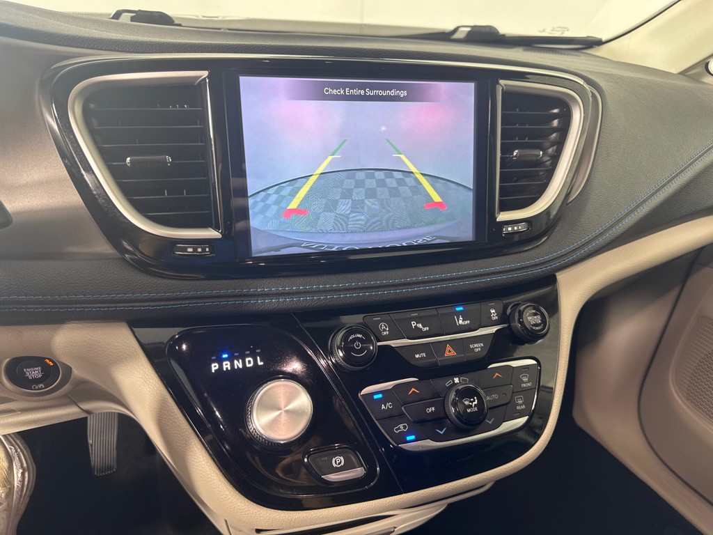 2021 Chrysler Pacifica Image 18