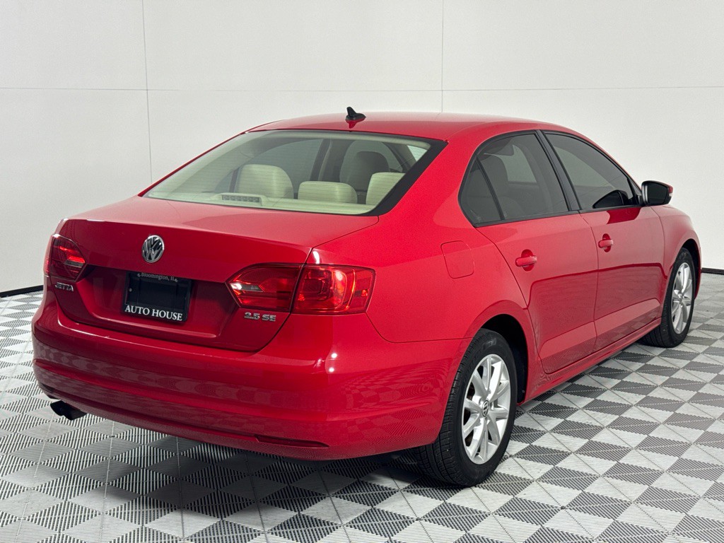 2012 Volkswagen Jetta Image 5
