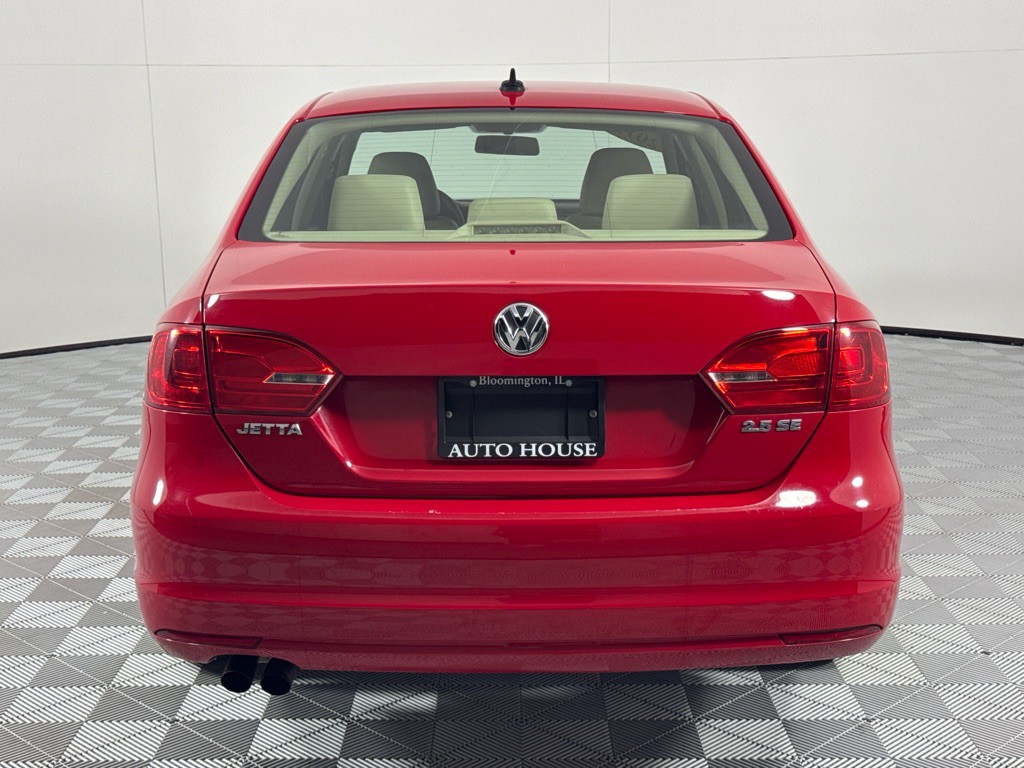 2012 Volkswagen Jetta Image 6
