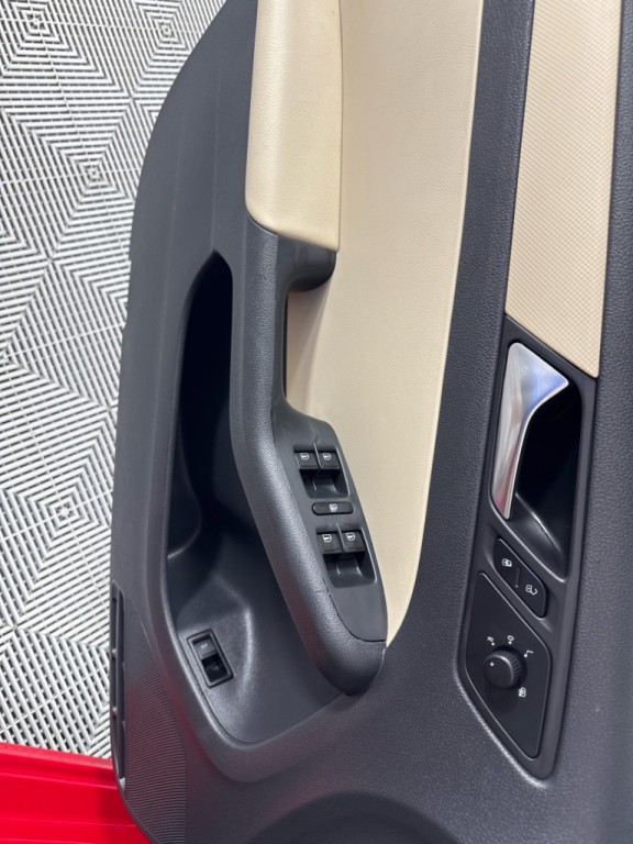 2012 Volkswagen Jetta Image 12