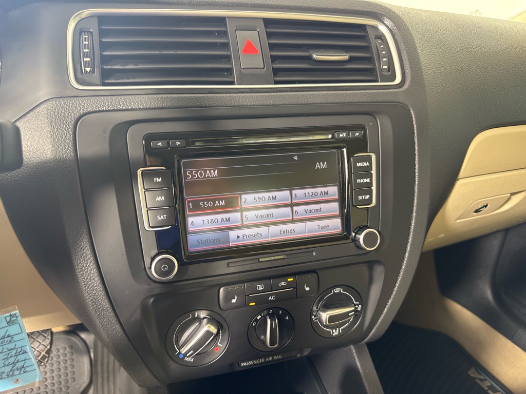 2012 Volkswagen Jetta Image 18