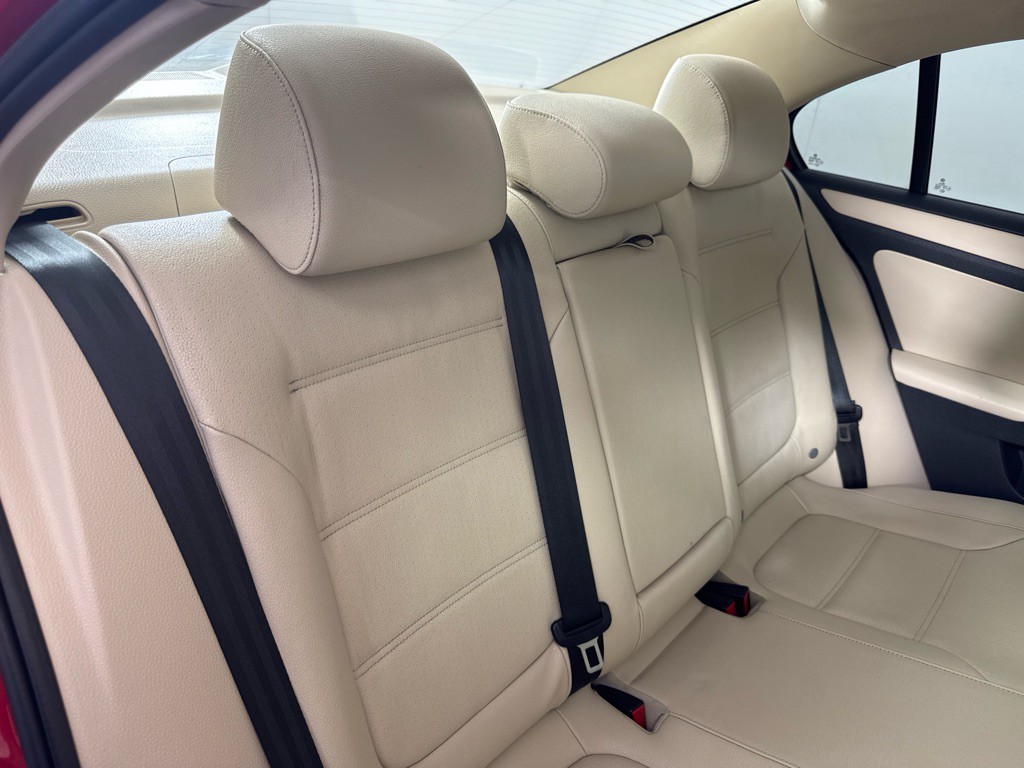 2012 Volkswagen Jetta Image 23