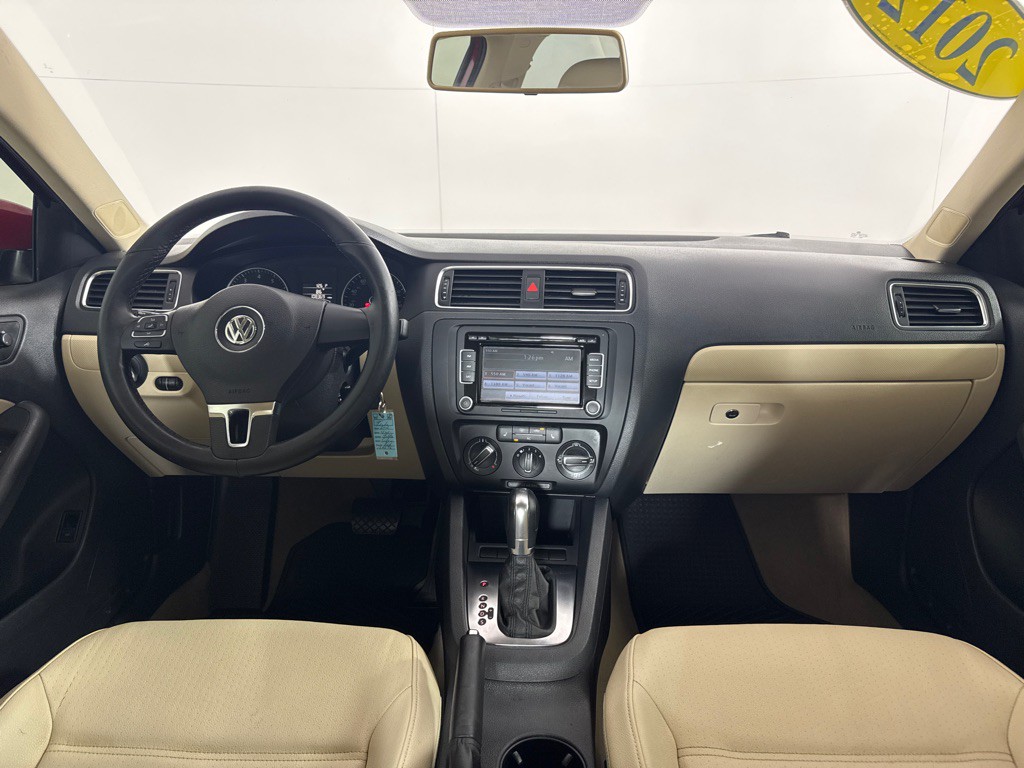 2012 Volkswagen Jetta Image 24