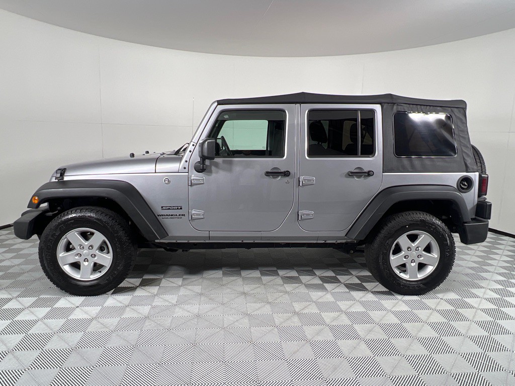 2016 Jeep Wrangler Unlimited Image 9