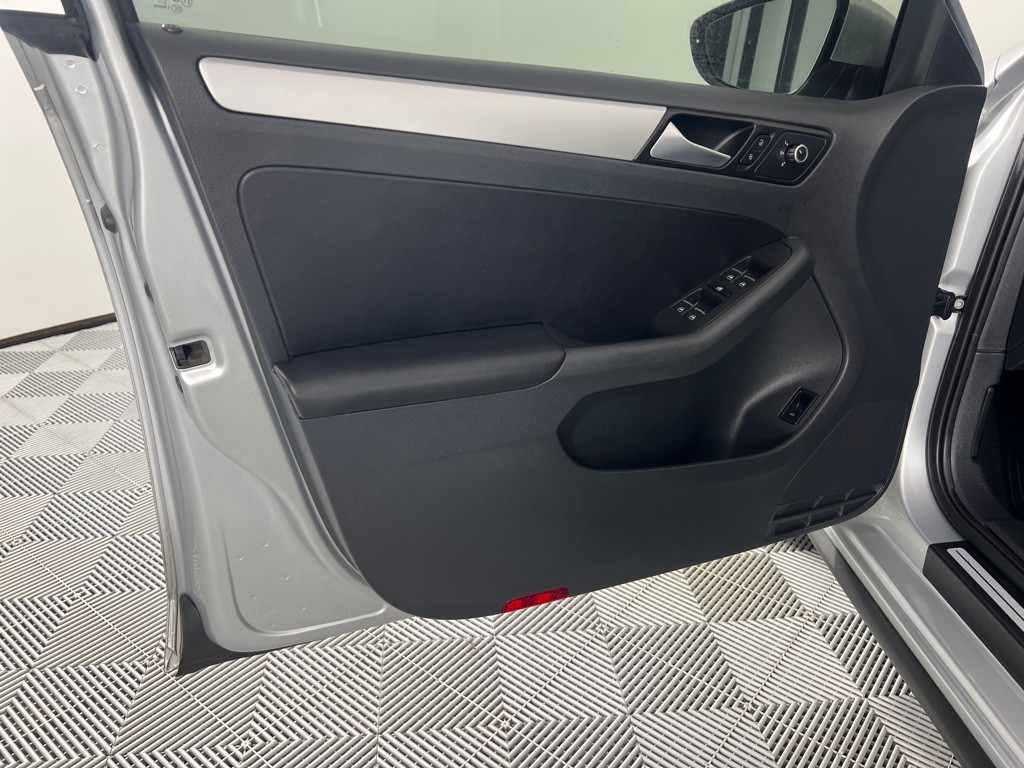 2014 Volkswagen Jetta Image 12