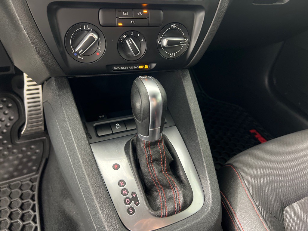 2014 Volkswagen Jetta Image 19