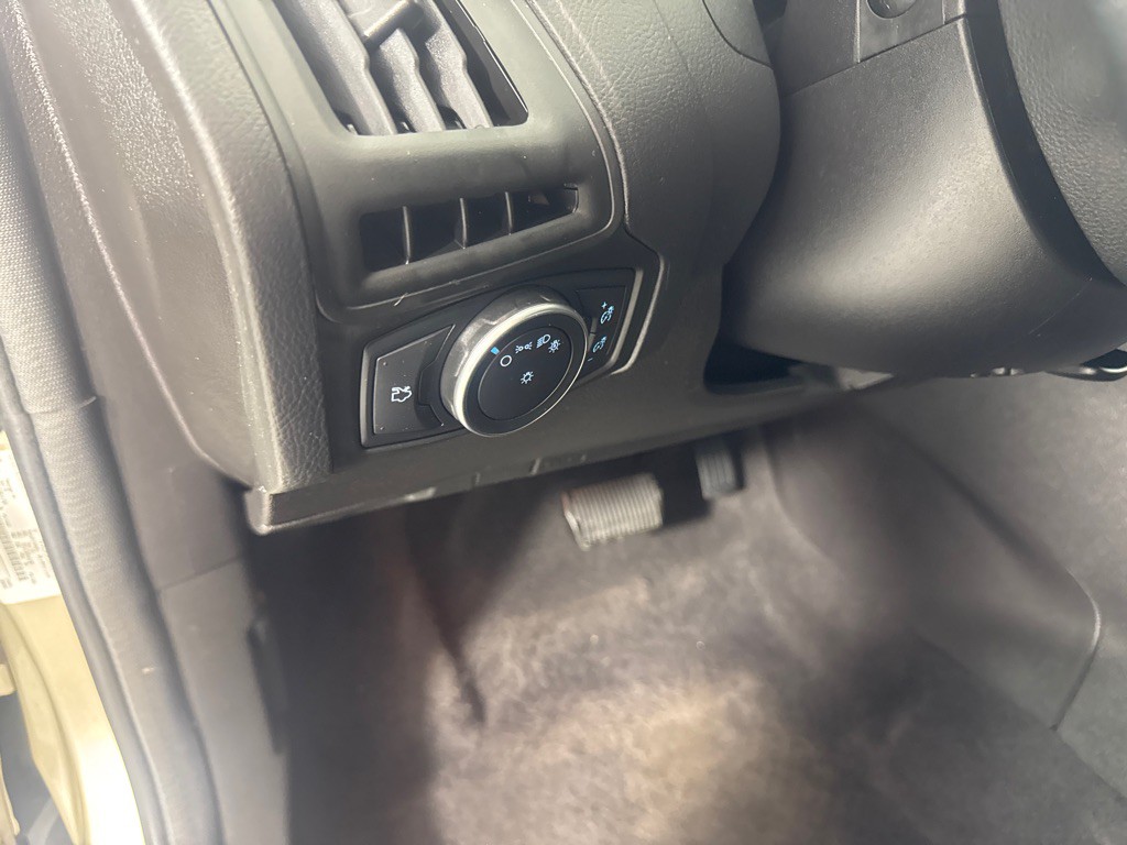 2018 Ford Focus Image 15
