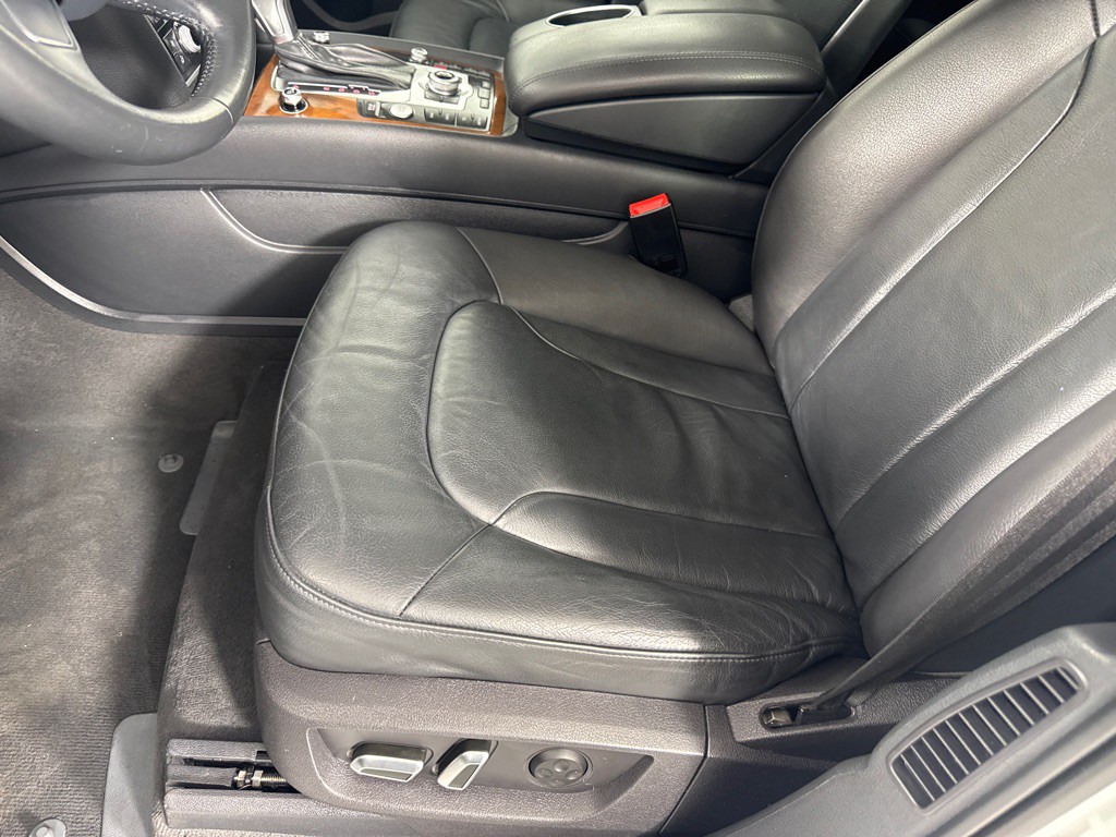2015 Audi Q7 Image 14