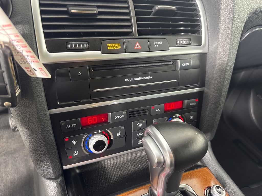 2015 Audi Q7 Image 21