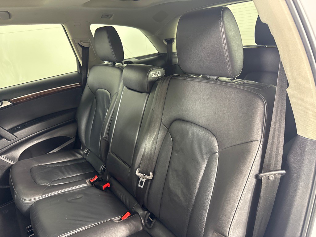 2015 Audi Q7 Image 24